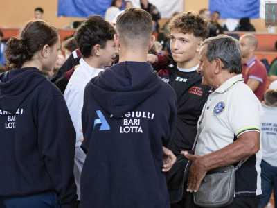 Oggi Pinuccio viene ogni giorno all'Angiulli per sostenere e aiutare i ragazzi